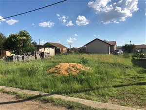 300 m² Land available in Unitas Park