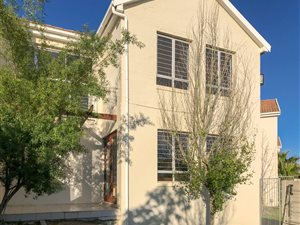 3 Bed Townhouse in Dennegeur