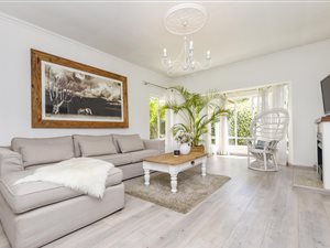 2 Bed House in Cedar Lakes