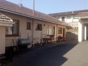 5 Bed House in Hillary