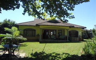 3 Bedroom Simplex in Le Domaine