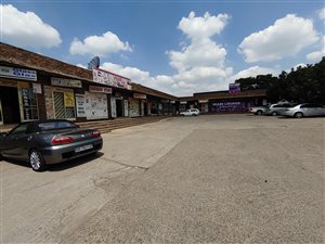 2000 m² Commercial space in Daspoort