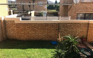 2 Bedroom Townhouse in Strubens Valley