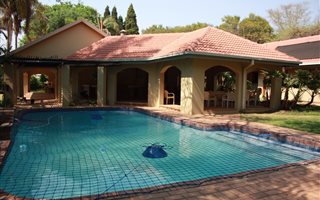 1 ha Farm in Shere