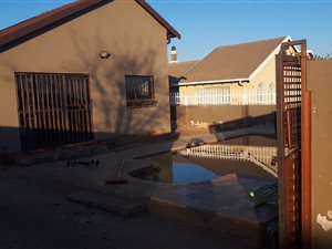 4 Bed House in Zakariyya Park