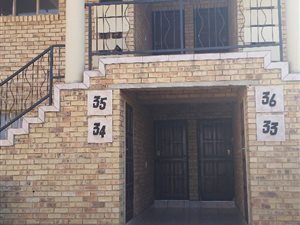 2 Bed Apartment in Ravensklip