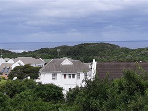 4 Bed House in Hickmans River