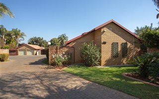 2 Bedroom Townhouse in Die Wilgers