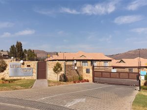 3 Bed Apartment in Honeydew Ridge