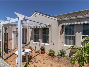 2 Bed House in Tableview