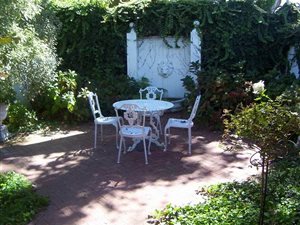 2 Bedroom House in Wynberg