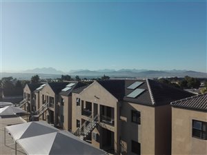 2 Bed Apartment in Groenvallei