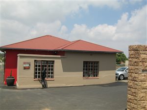 581 m² Office Space in Farrarmere