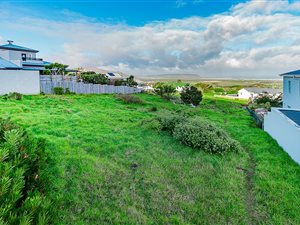 1004 m² Land available in Belvedere
