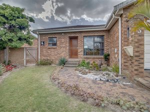 3 Bed House in Protea Heights
