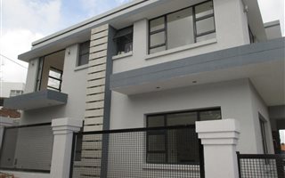 5 Bedroom House in Faerie Glen