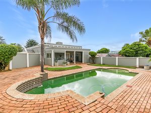 8315 m² Farm in President Park