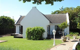 2 Bedroom House in St Francis Bay