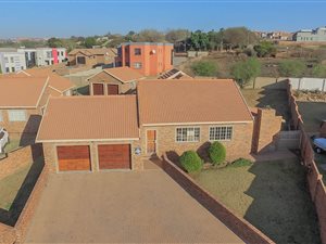 3 Bed Townhouse in Modelpark
