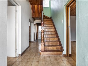 13 Bed House in Woodstock