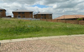 950 m² Land available in Modelpark