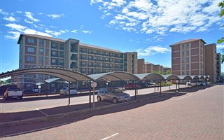 2 Bedroom Apartment in Karen Park