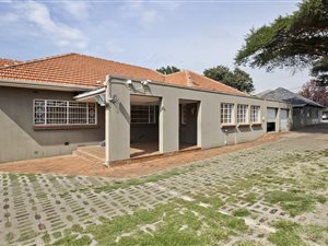 210 m² Commercial space in Franklin Roosevelt Park