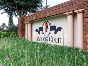 3 Bed Duplex in Van Riebeeck Park
