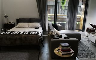 Bachelor apartment in Maboneng Precinct