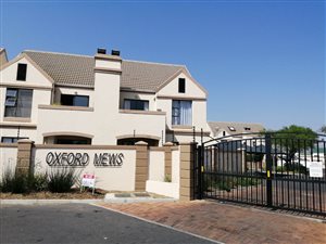 3 Bed Flat in Somerset West Central