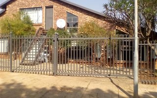 1 Bedroom Apartment in Theresa Park