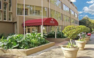1 Bedroom Apartment in Illovo