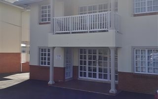 85 m² Commercial space in Hayfields