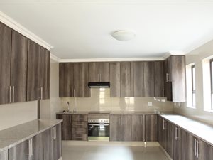 4 Bed House in Blue Valley Golf Estate