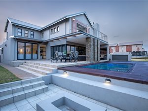 4 Bed House in The Hills