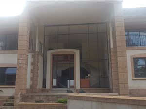8 Bedroom House in Hatton Estate
