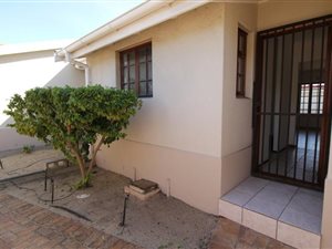 2 Bed Townhouse in Edgemead