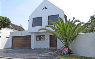 3 Bedroom House in West Beach
