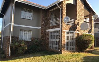 2 Bedroom Townhouse in Elarduspark