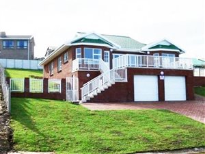 3 Bedroom House in Dana Bay