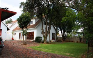 6 Bedroom House in Kensington B