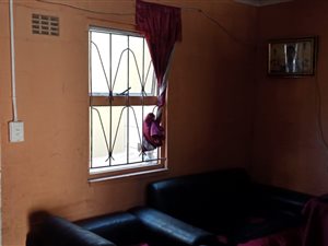 2 Bed House in Malibu Village