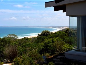 4 Bedroom House in Moquini Coastal Estate