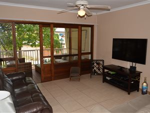 3 Bedroom Apartment in Wakenshaw Estate