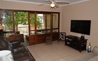 3 Bedroom Apartment in Wakenshaw Estate