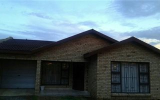 3 Bedroom House in Blomanda