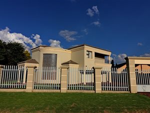 5 Bed House in Cresslawn