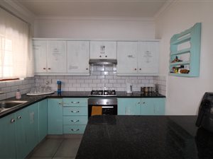 2 Bed Apartment in Wynberg Upper