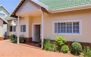 3 Bedroom Townhouse in Mt Edgecombe Estate 1 & 2