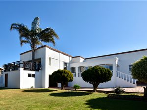 5 Bed House in Perridgevale